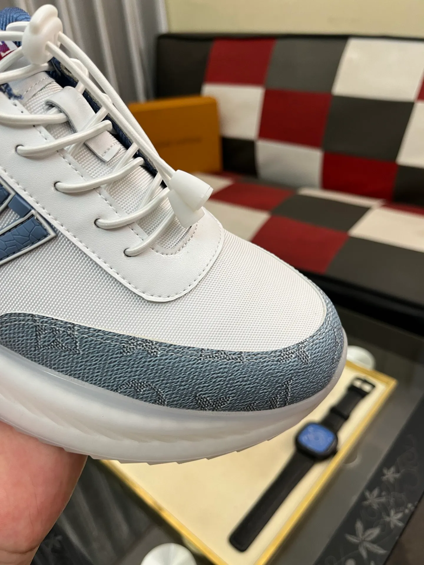 Men's shoes 💰458⌚️⌚️【LOUlS VUlTTON】Louis Vuitton ~ unique and casual style. LV counter purchasing 🏃casual shoes😍😍 are on sale at the men's counter at the same time. Italian imported brands select top-layer Italian cowhide. 🐑Sheepskin lining (refuses to discolor and grind feet) Sole: Original sole specially provided by the original factory 🎬Better in kind Code number: 38-444⃣️Color selection